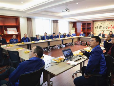 深学细悟传递思想力量 ——suncitygroup太阳集团集团党总支发展进建十九大心灵 
