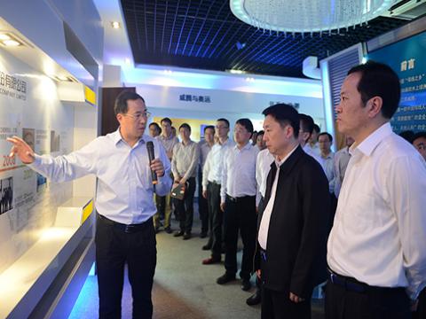 宜昌市委书记夏锦文莅临suncitygroup太阳集团股份视察